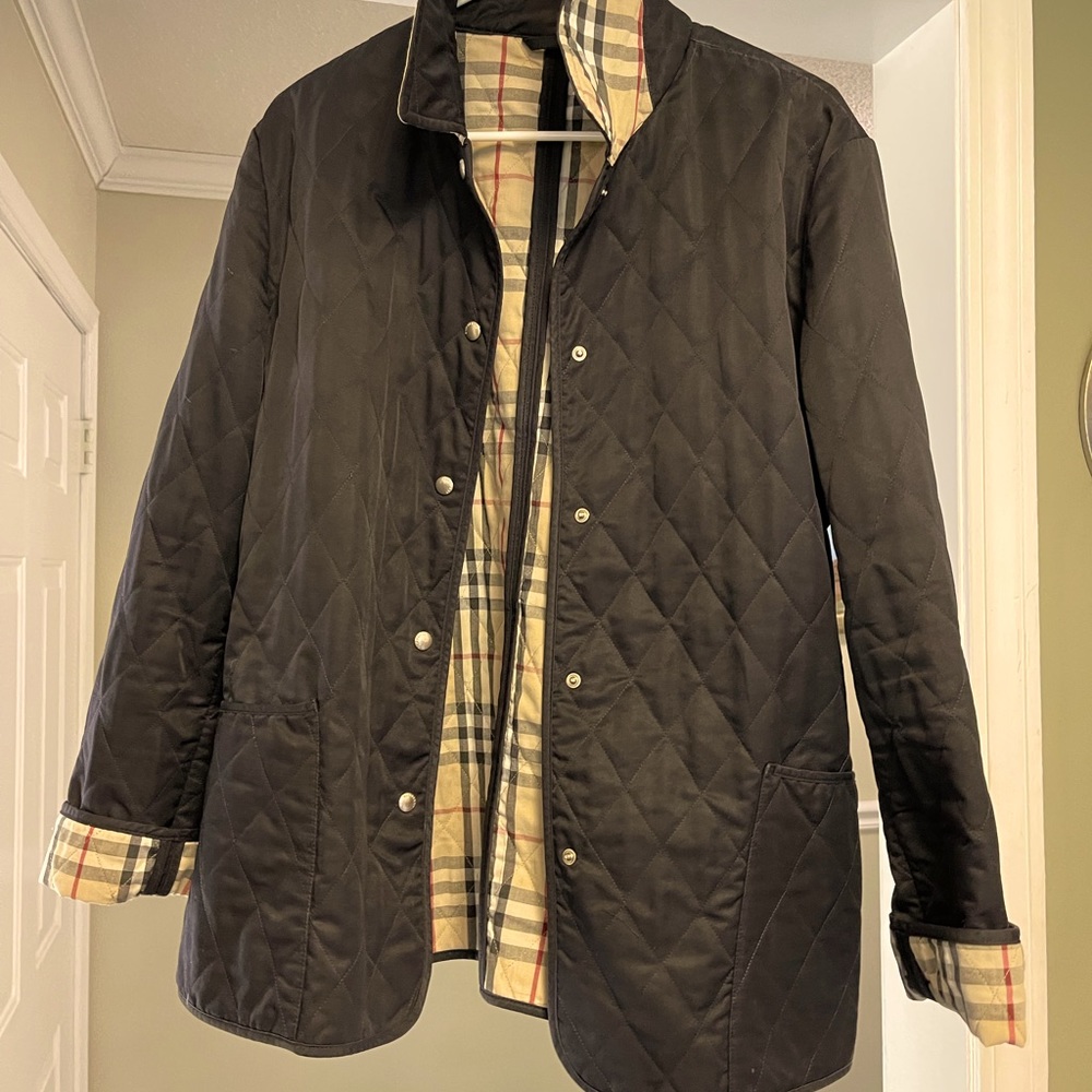 Authentic Burberry Barn jacket! In excellent condition!!